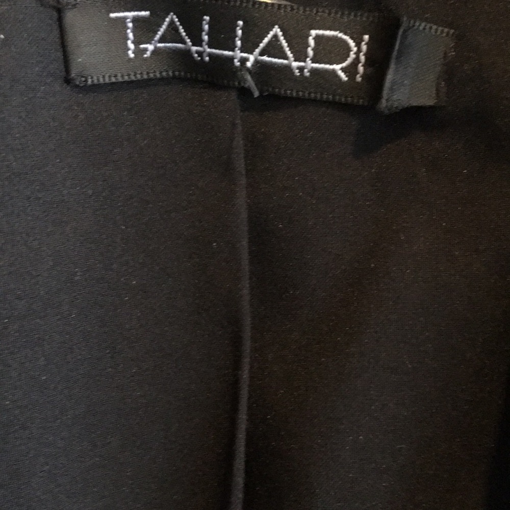 Tahari like new jacket - Picture 2 of 6